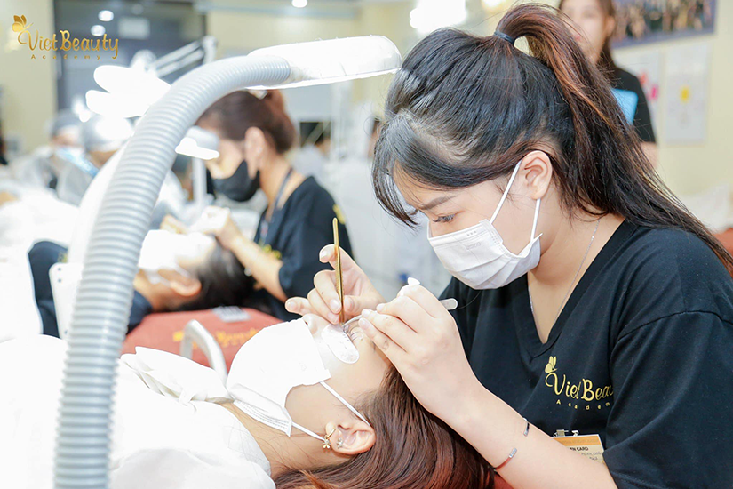 Khóa học Eyelash Extensions Certificate iTEC | VietBeauty Academy