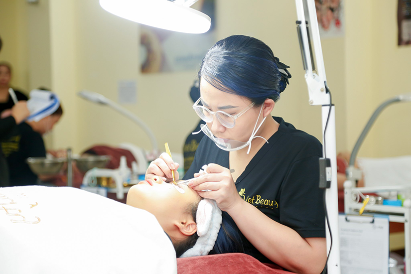 Khóa học Eyelash Extensions Certificate iTEC | VietBeauty Academy