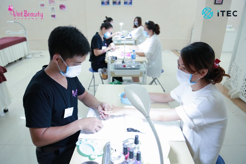 Khóa học Nail Art Certificate iTEC | VietBeauty Academy