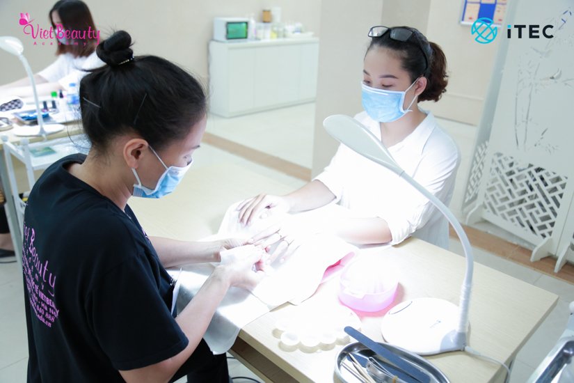 Khóa học Nail Art Certificate iTEC | VietBeauty Academy