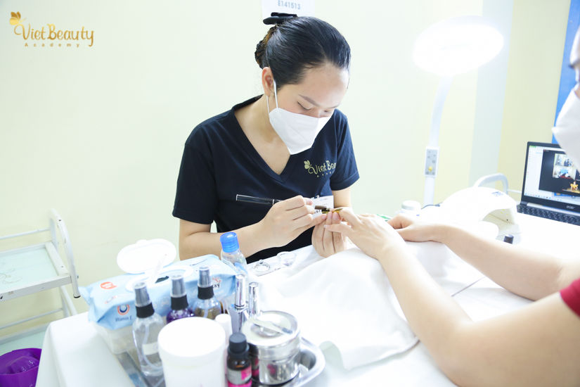 Khóa học Nail Art Certificate iTEC | VietBeauty Academy