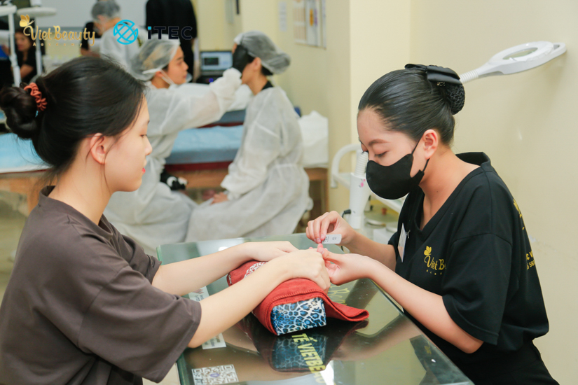 VietBeauty Academy - nơi đào tạo và cung cấp bằng iTEC chất lượng và uy tín nhất  VietBeauty Academy - nơi đào tạo và cung cấp bằng iTEC chất lượng và uy tín nhất